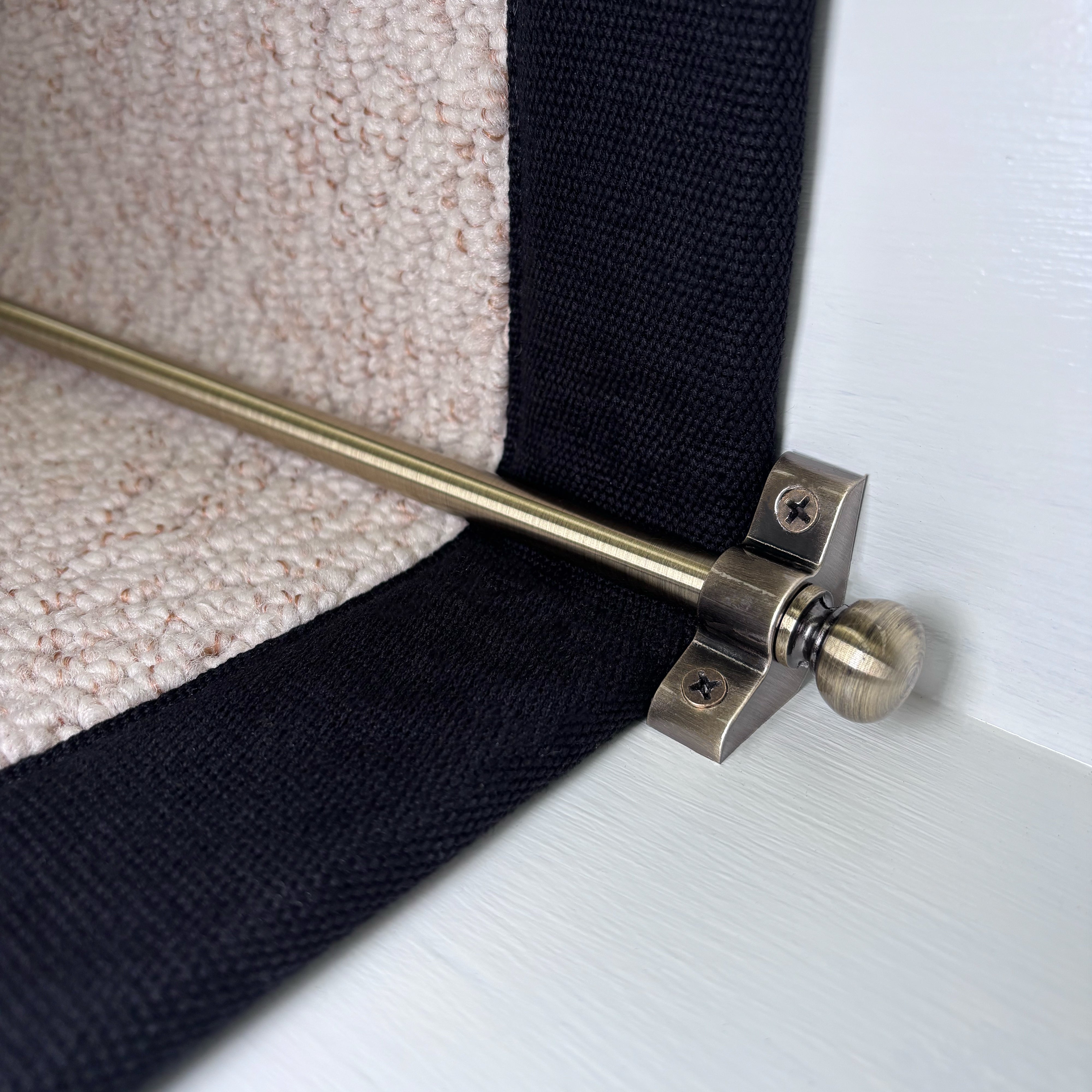RainbowHome Ascot Antique Stair Rod 89cm - Single in Bronze