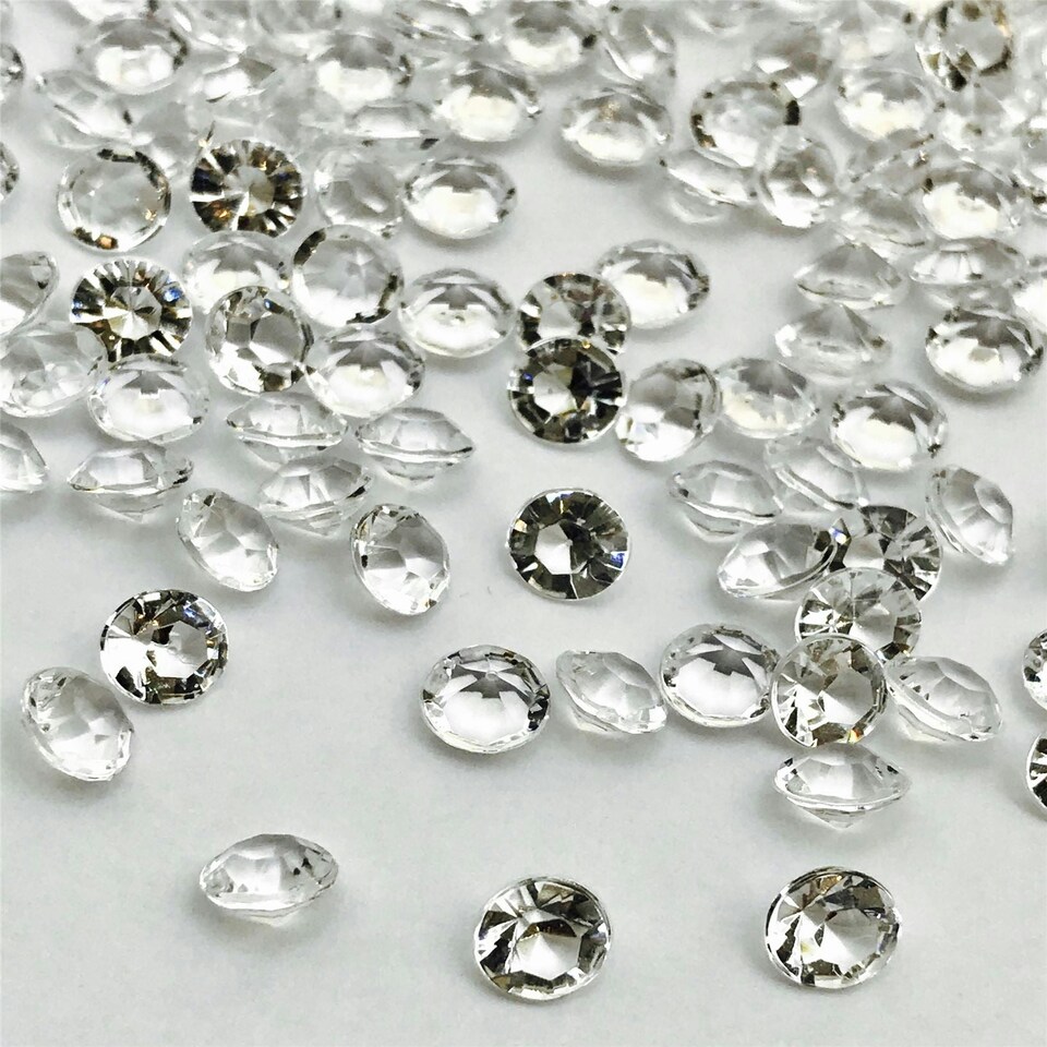 image 1 of 5000 Diamond Confetti Clear