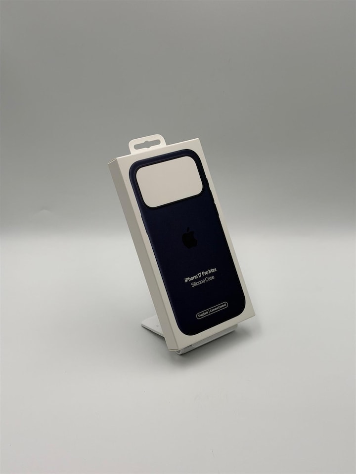 image 1 of Apple Silicone Case with MagSafe for iPhone 17 Pro Max 6.9 Midnight A3560 - MGFP4ZM/A