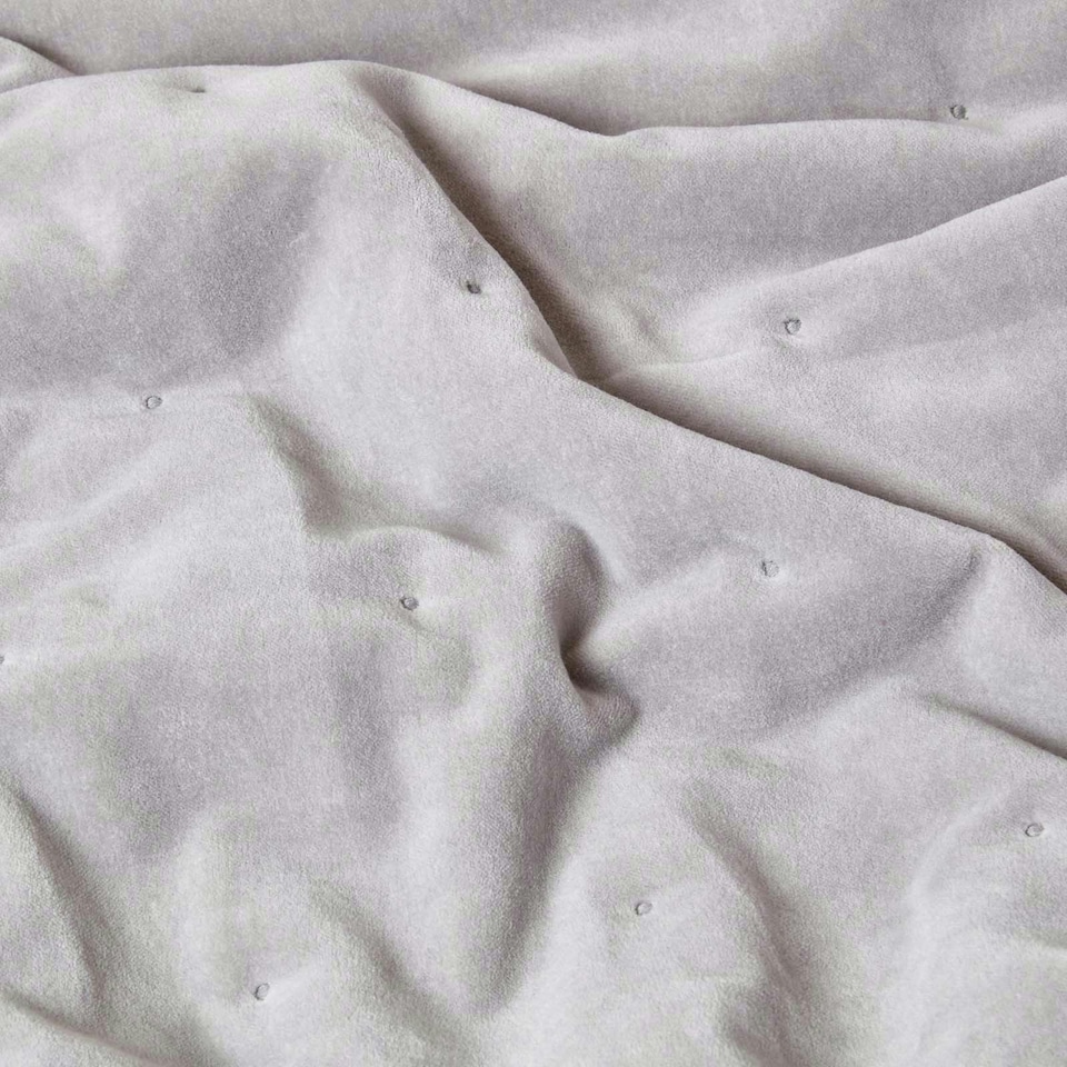 image 1 of Homescapes Light Grey Velvet Quilted Throw - 125 x 150 cm | Grey