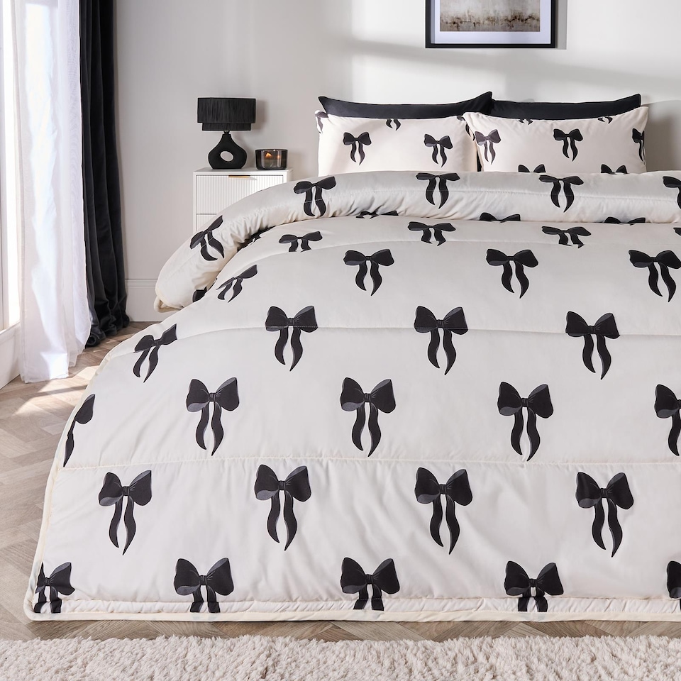 image 1 of OHS Bows 10.5 Tog Coverless Duvet with Pillowcase Bedding Set | White | Mono | Double
