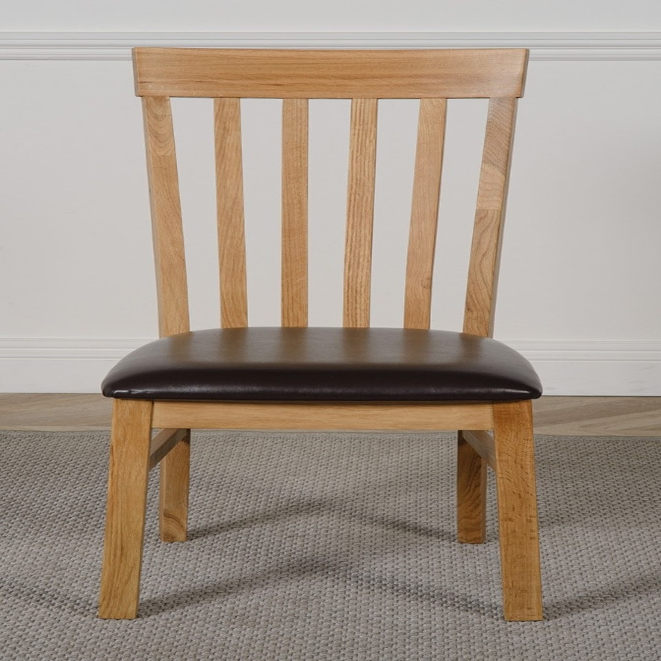 image 1 of Oregon Round Oak Dining Table with 4 Harvard Oak Chairs Brown