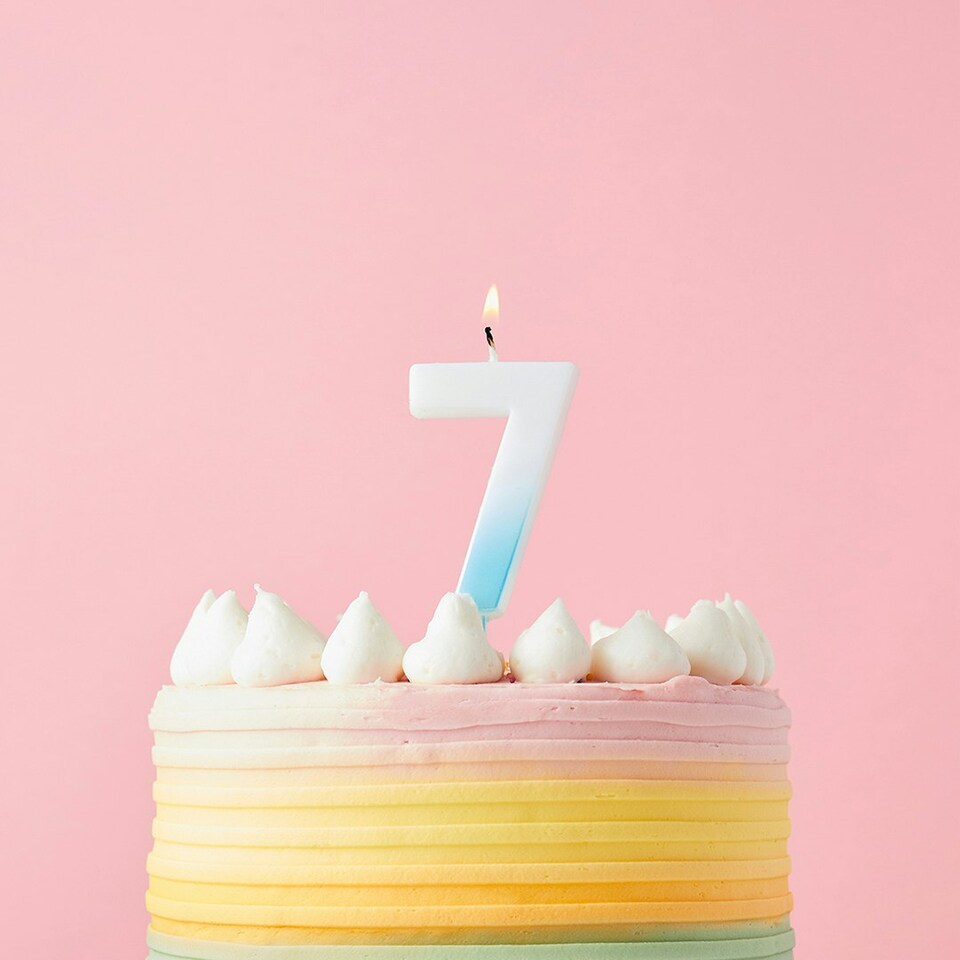 image 1 of Blue Ombre Number '7' Celebration Candle