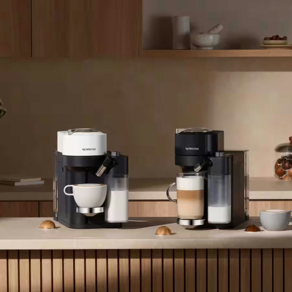 image 1 of De'Longhi Vertuo Lattissima Nespresso Coffee Machine - Black ENV300.B