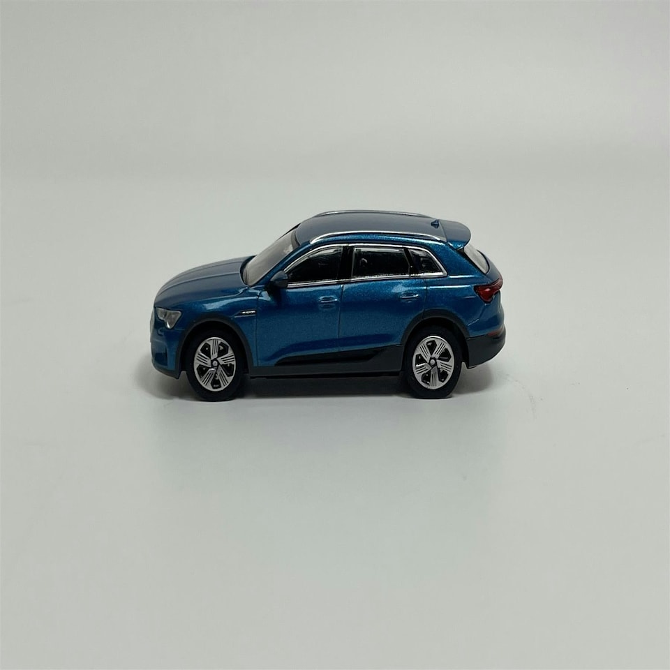 image 1 of Audi e tron 2020 Blue Metallic 1:87 Minichamps 870018220