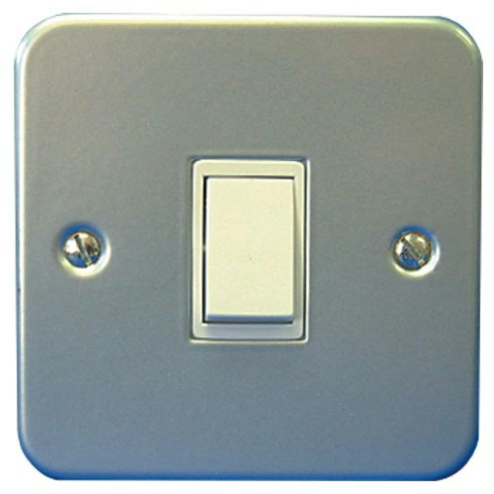 Dencon 1 Gang 2 Way Metal Clad Light Switch - Silver/White - One Size