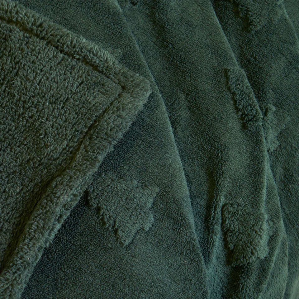 image 1 of OHS Soft Teddy Fleece Christmas Winter Tree Tufted Blanket Throw | Green