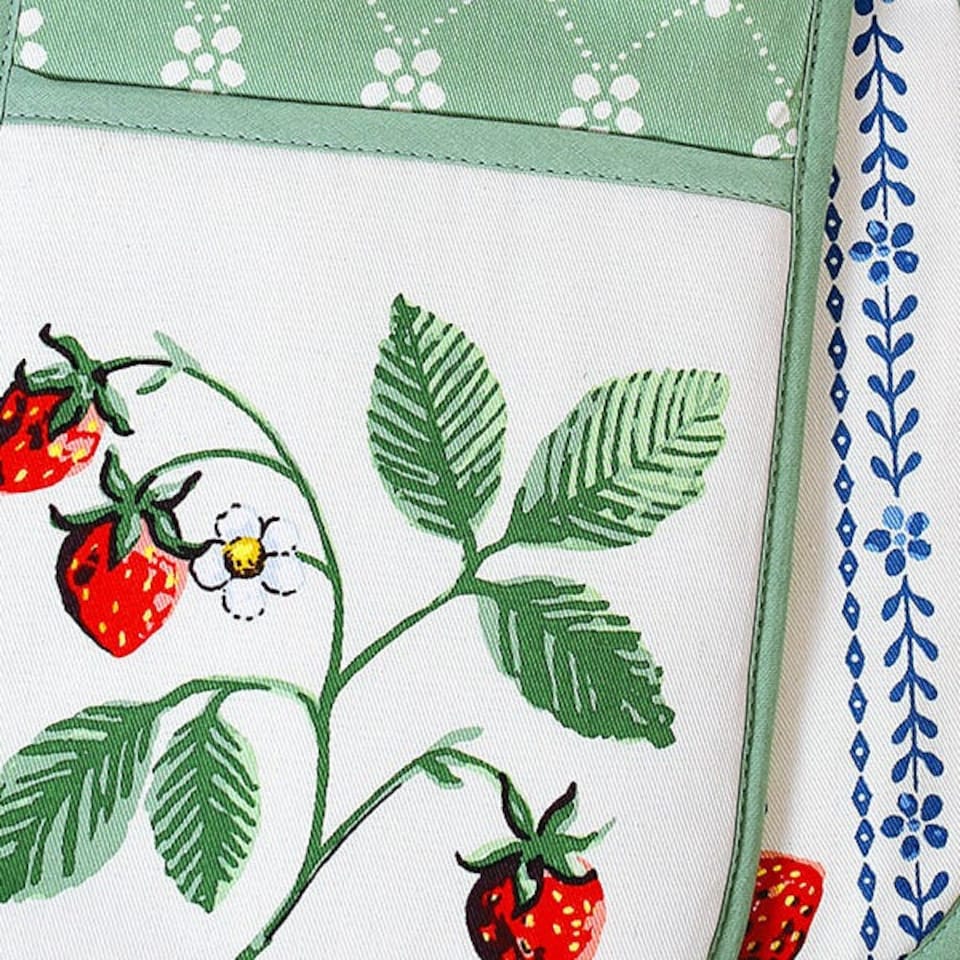 image 1 of Ulster Weavers Strawberry Patch Double Oven Glove