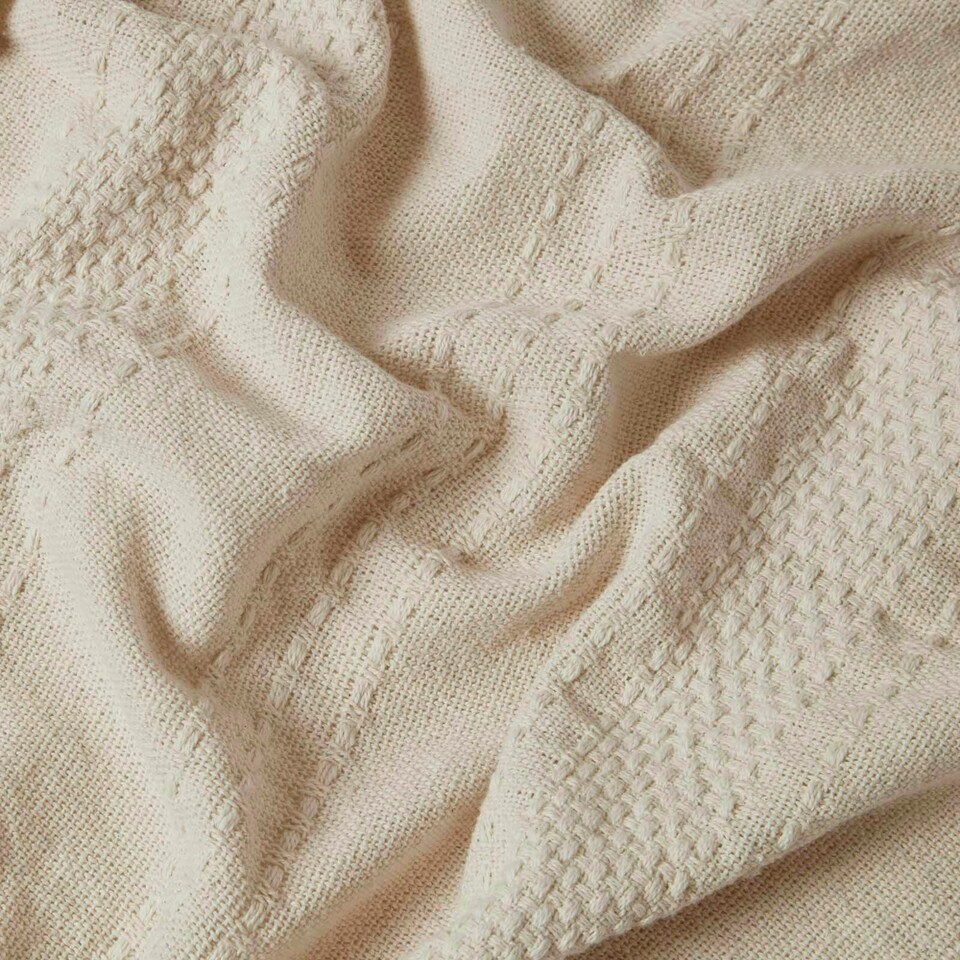 image 1 of Homescapes Kashi Natural Cotton Throw with Tassels - 150 x 200 cm