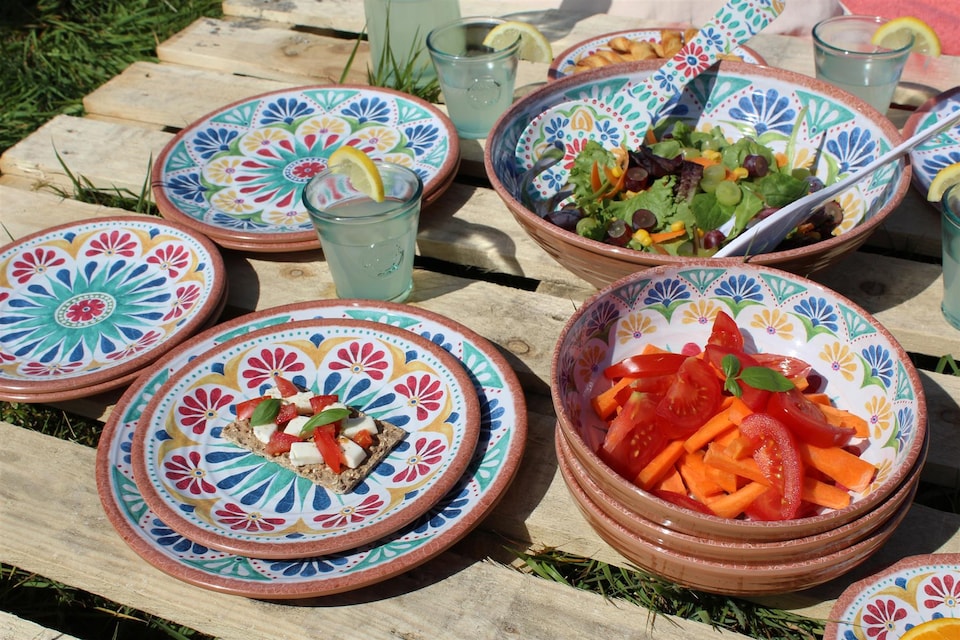 image 1 of Rio Medallion 15 Piece Melamine Dinnerware Set for 5 | Multi