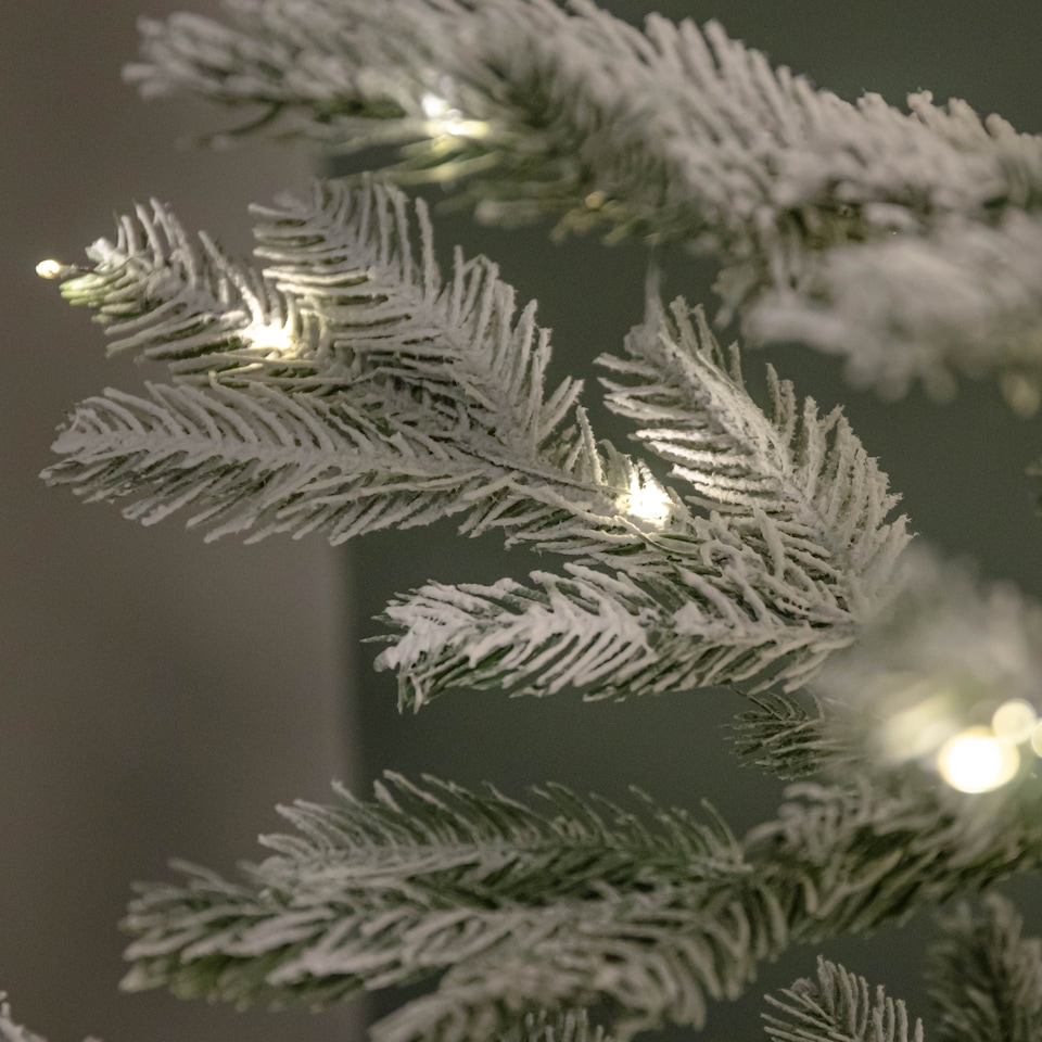image 1 of 4ft (1.2m) Light up Pine Needle Christmas Tree with 150 Warm White LEDs