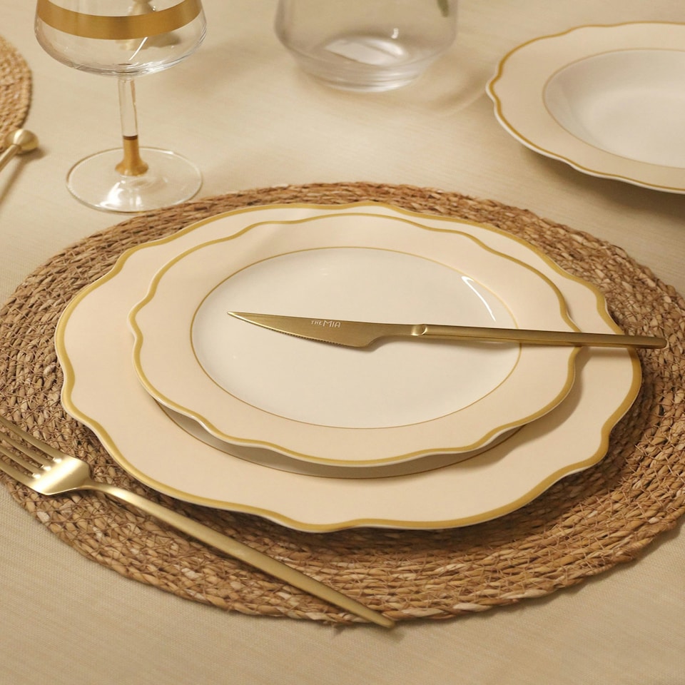 image 1 of Jaswely Collection Porcelain Dinner Plates, Set of 6 (Cream)