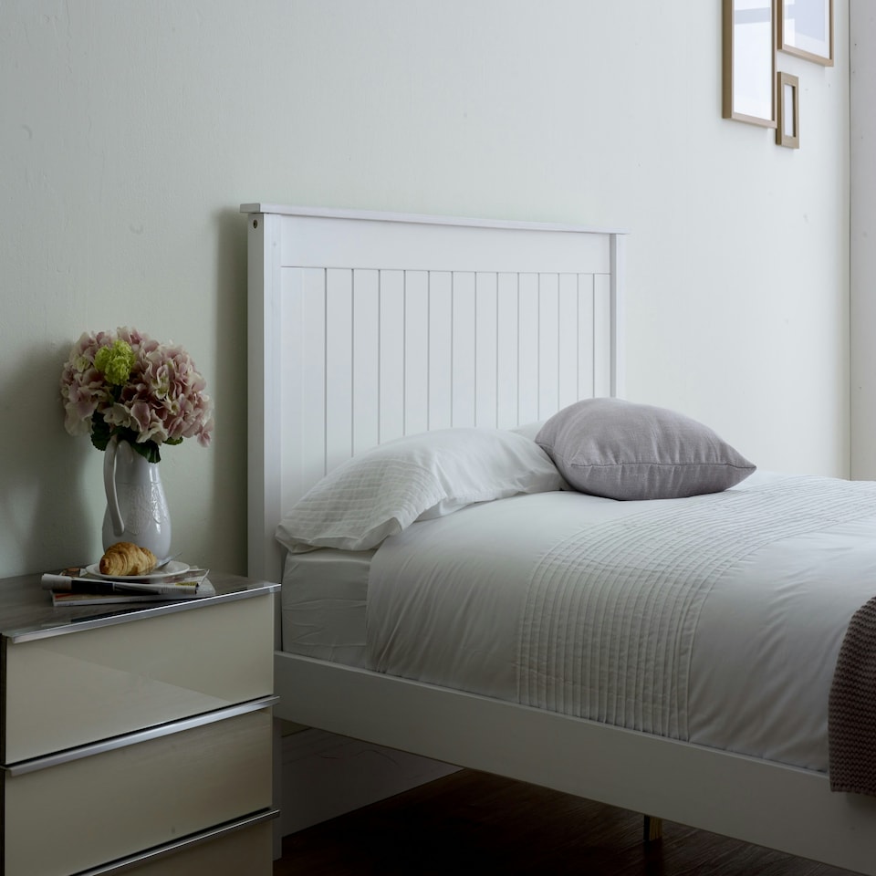 image 1 of 5ft King Size Pure white,wood,wooden high foot end,solid panel bed frame.Shaker style
