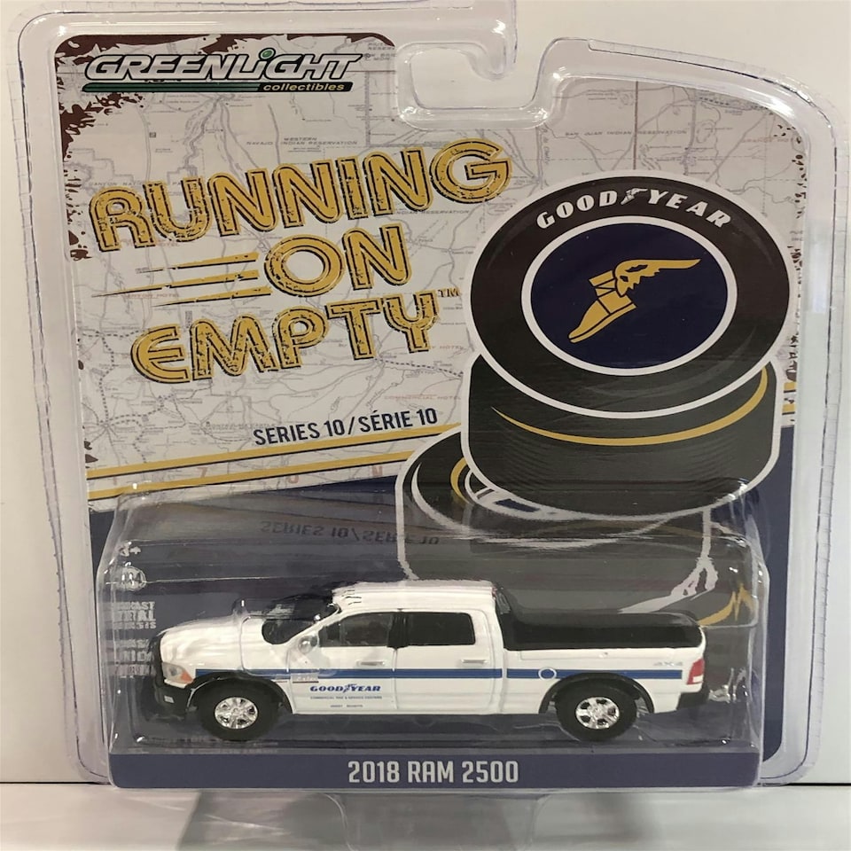 image 1 of 2018 RAM 2500 White 1:64 Scale Greenlight 41100F