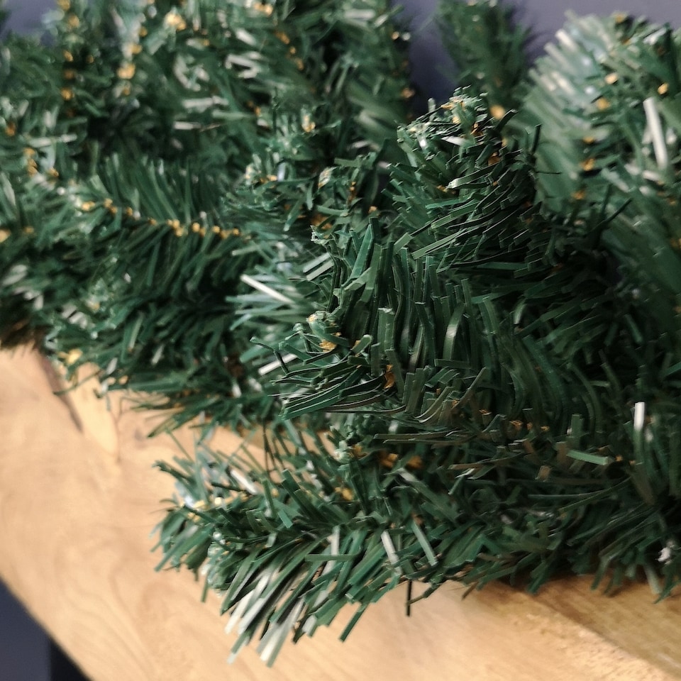 image 1 of 2.7m x 25cm Plain Green Christmas Garland with 200 Tips
