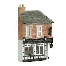 Graham Farish Scenecraft Low Relief Corner Pub (Pre-Built)