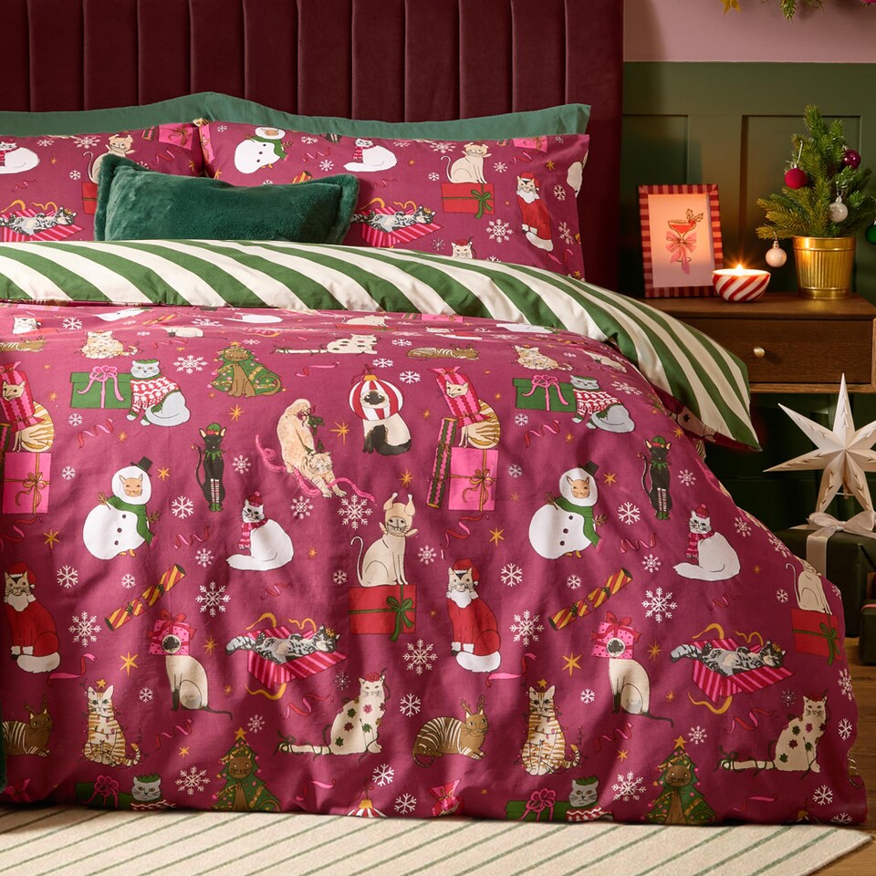 image 1 of Furn Feline Festive Reversible Christmas Duvet Cover Set, Purrgundy, Double