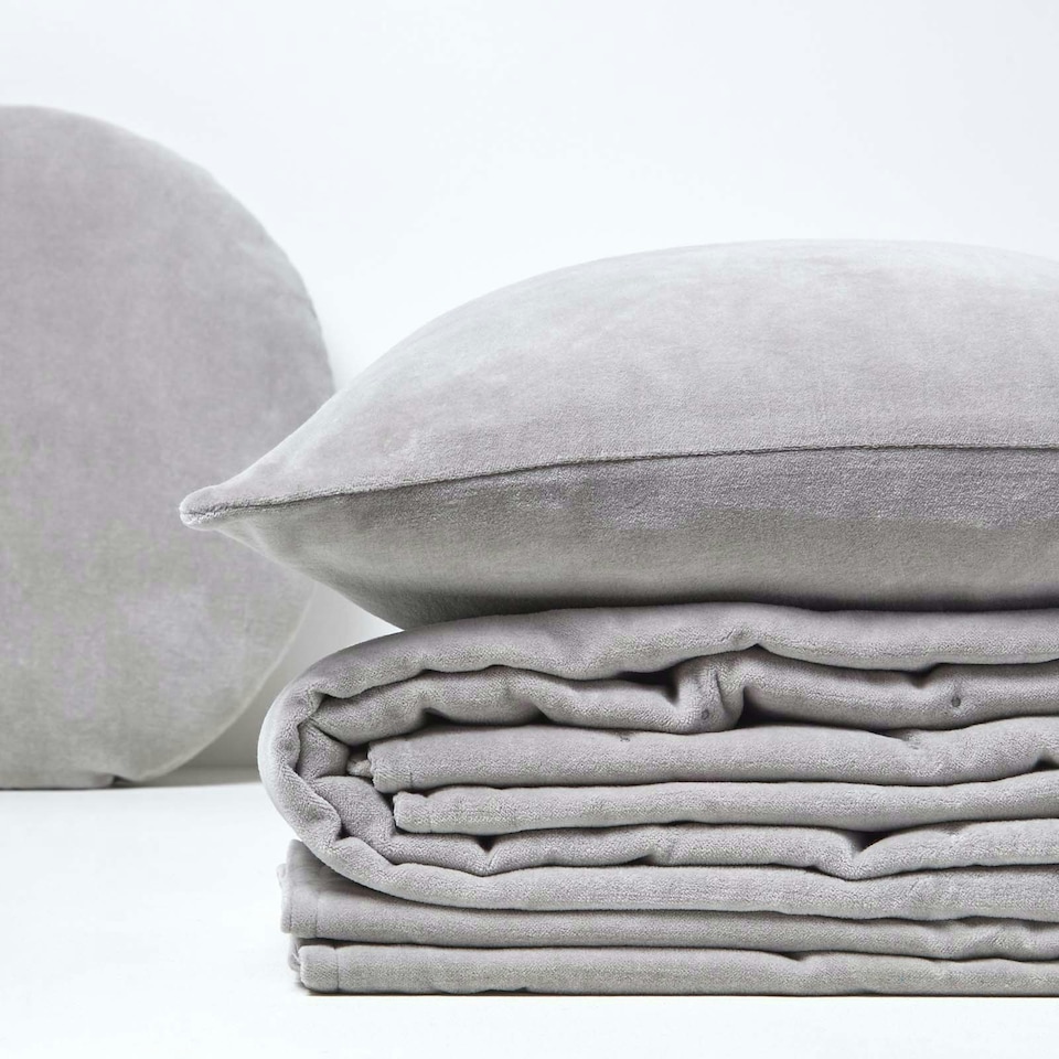 image 1 of Homescapes Light Grey Velvet Quilted Throw - 125 x 150 cm | Grey