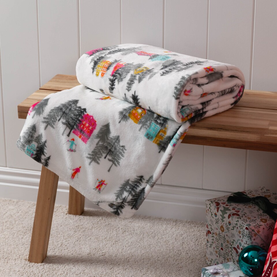 image 1 of Furn Aspen Christmas Fleece Throw, Snow, 130 x 150cm