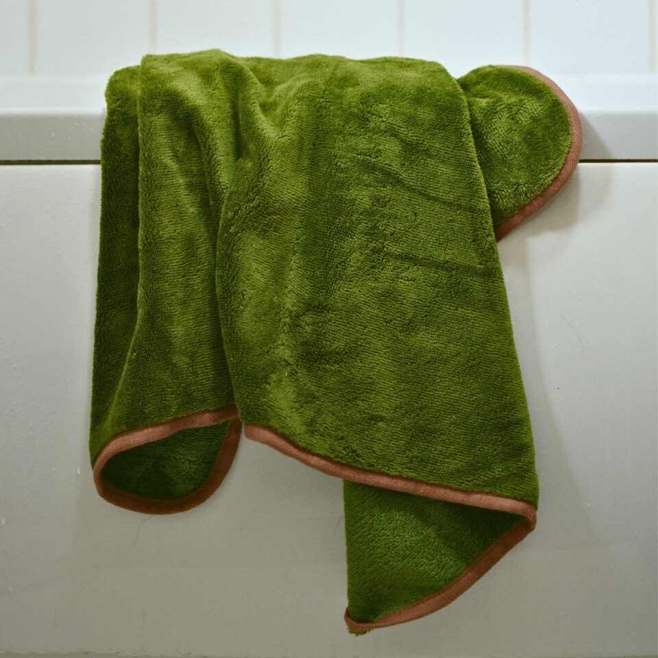 image 1 of Henry Wag Refresh Dog Towel, A Soft Cleaning And Drying Towel With Superior Absorbency Size Small | Green | Olive Green | Small | 1