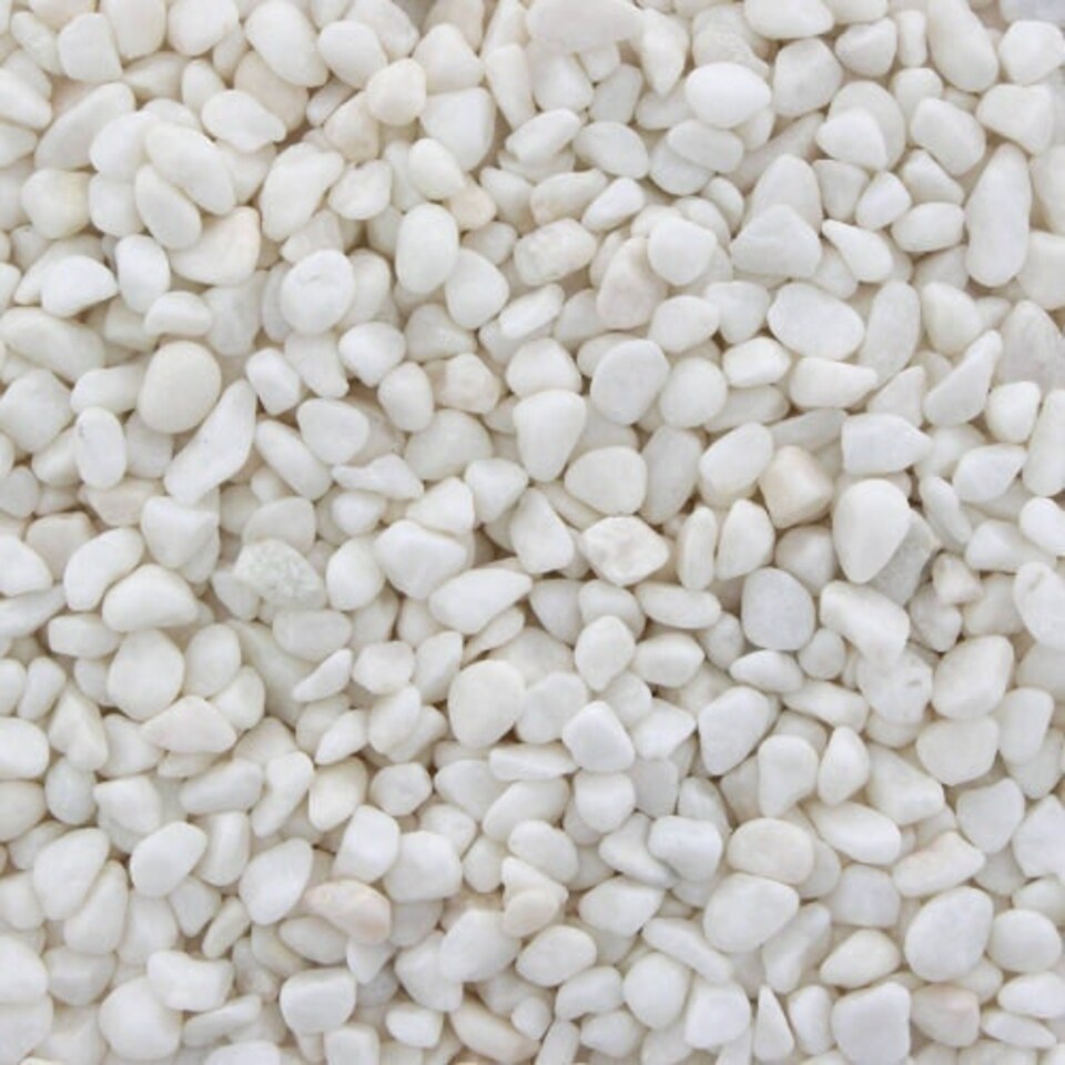 image 1 of Aqua One Aquarium Gravel (7mm) 2kg Bags Black