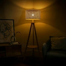 ValueLights Morrigan Wooden Tripod Floor Lamp Wicker Shade & Bulb Cream