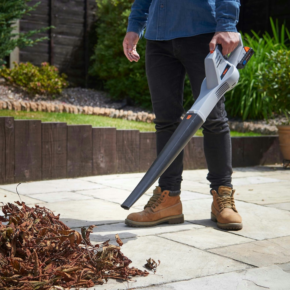 image 1 of VonHaus Cordless Leaf Blower with 20V Battery