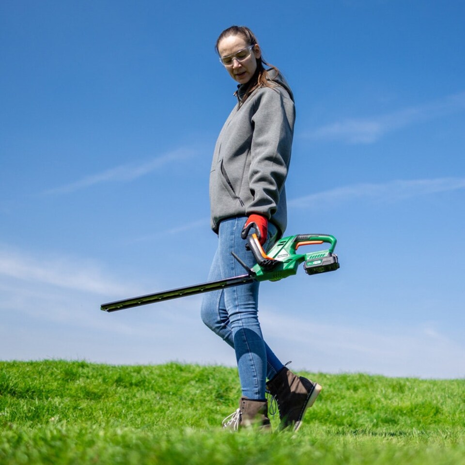 image 1 of Hawksmoor 18V 51cm Cordless Hedge Trimmer 1 x 2.0Ah