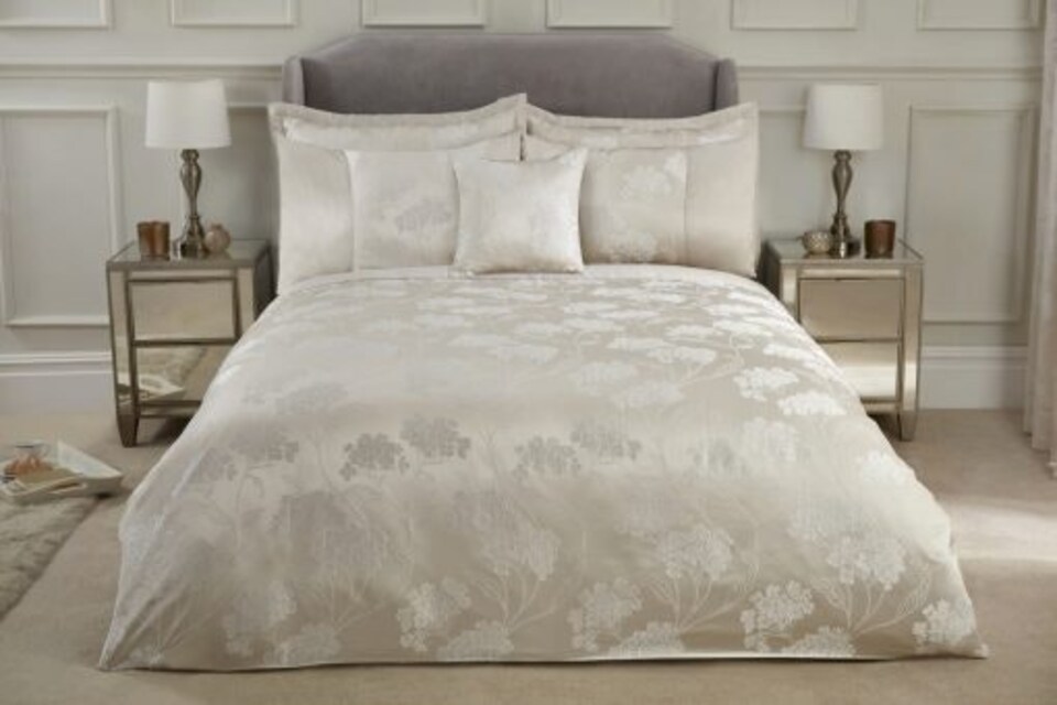 image 1 of English Garden Duvet Set King Bed Cream