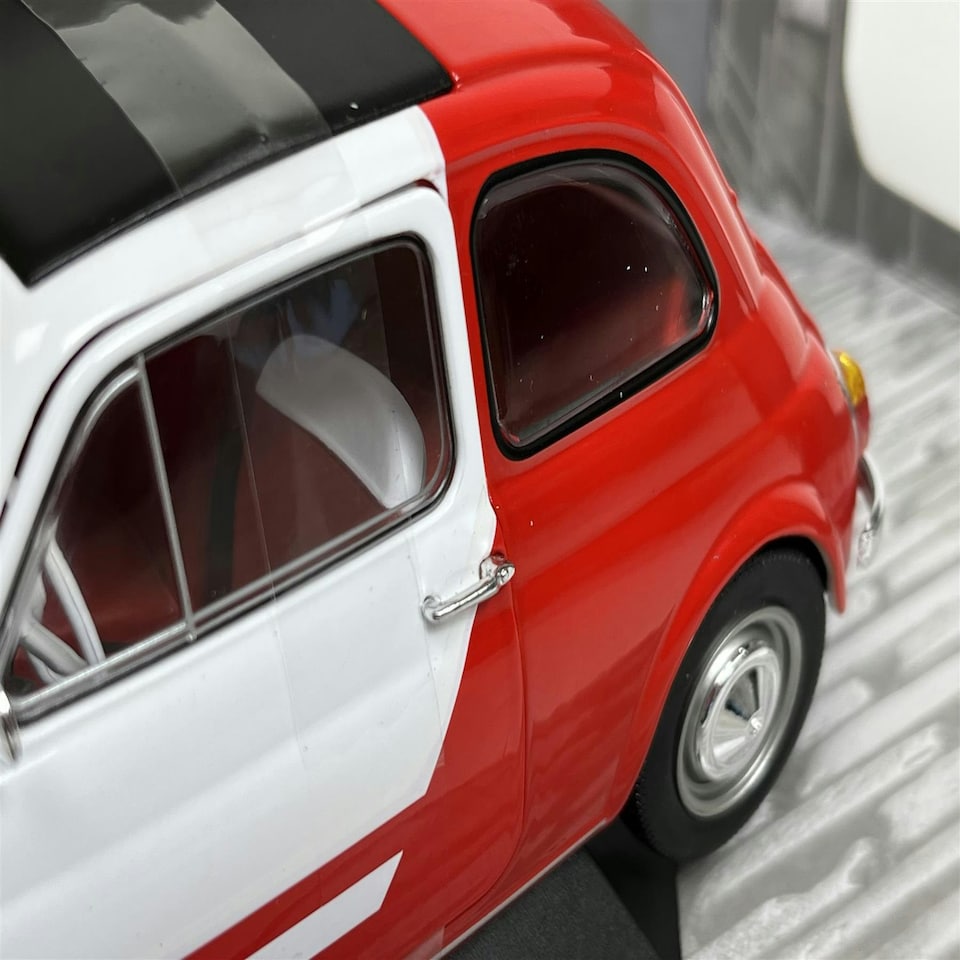 image 1 of Fiat 500 L Robe Di Kappa White Red 1965 1:18 Scale Solido 1801408