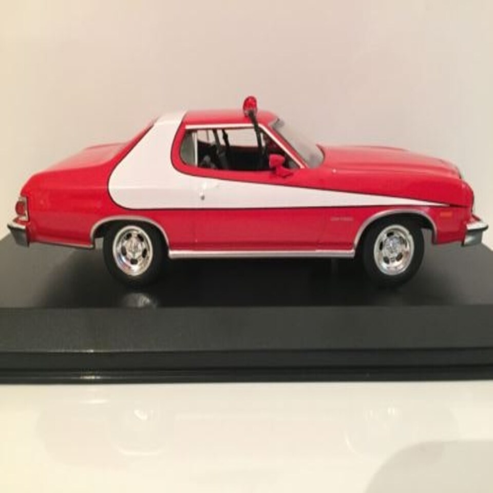 image 1 of Starsky & Hutch 1976 Ford Gran Torino Greenlight 86442 1:43 Scale