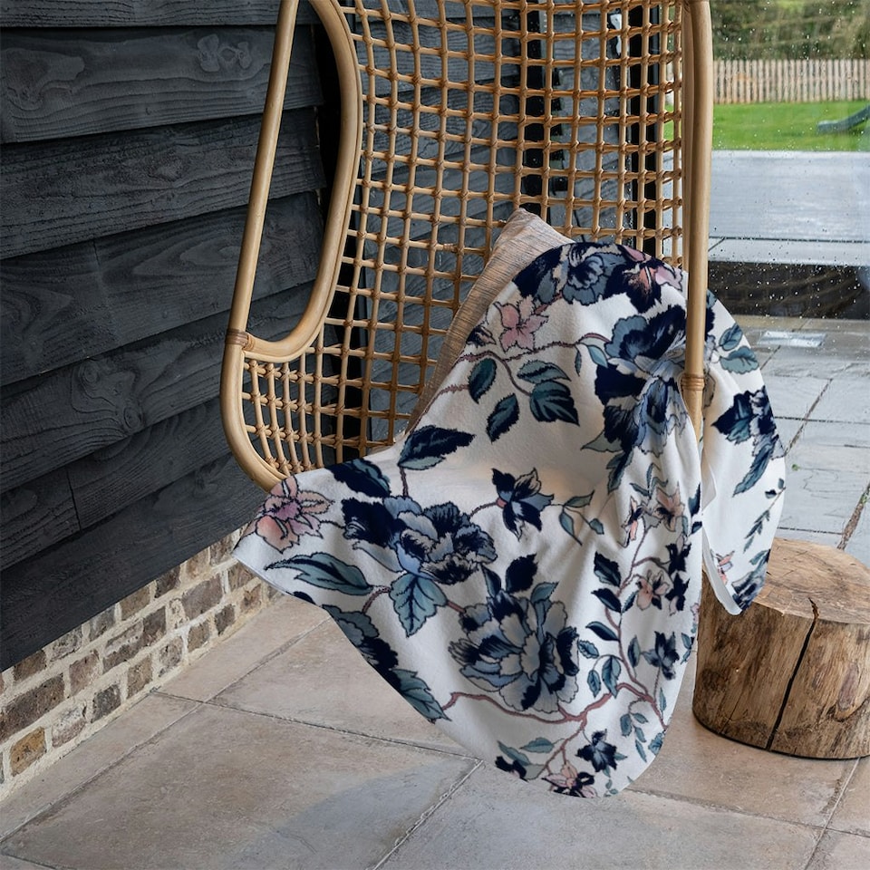 image 1 of Blue Flower Illustrations (Blanket)
