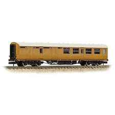 Graham Farish Thompson Brake Third Corridor LNER Teak Effect E1920