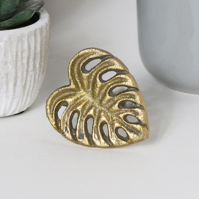 Melody Maison Gold Monstera Leaf Drawer Knob - 5.2cm X 6cm | Size: 5.2 cm X 6 cm