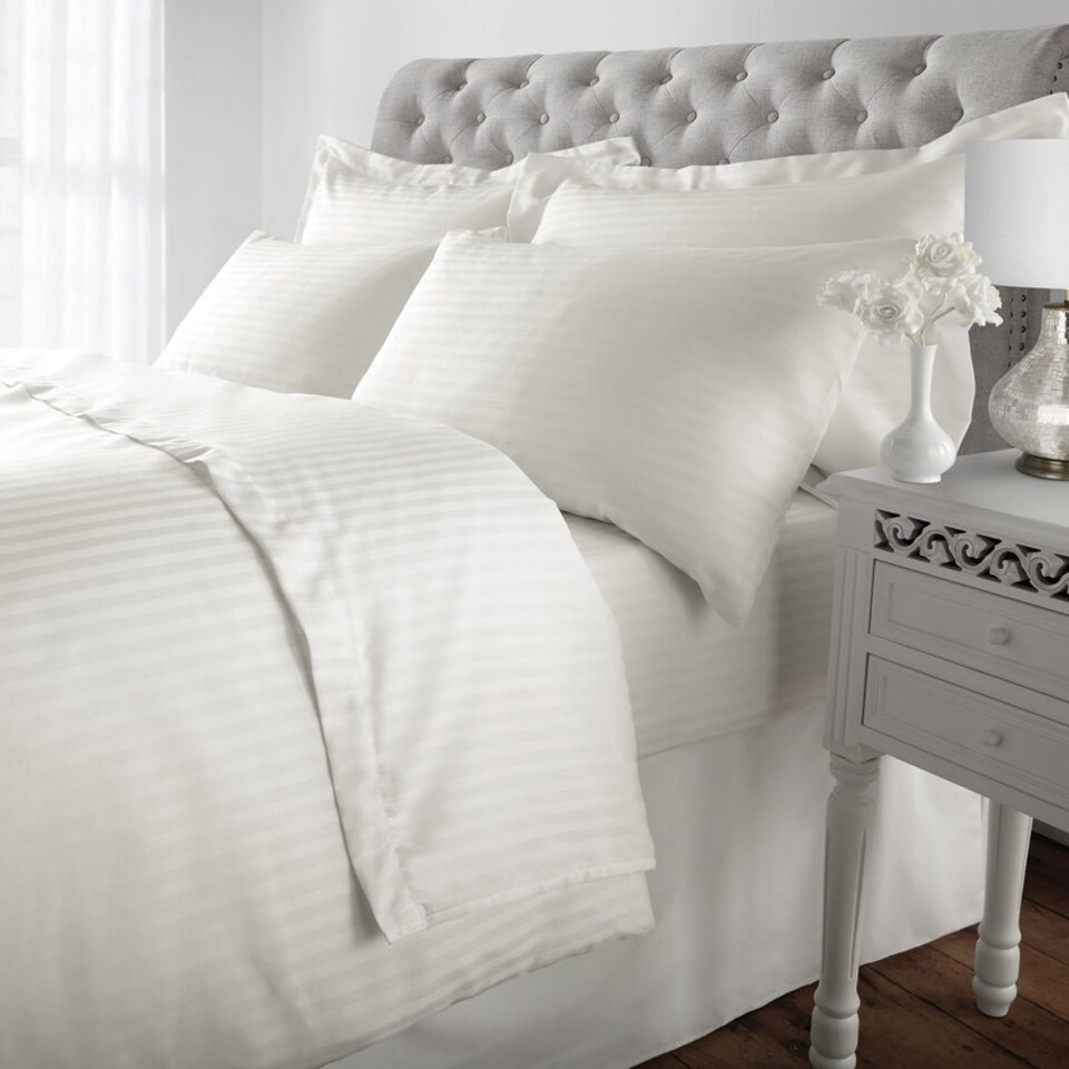 Sweet Dreams Hotel Collection Thin Stripe 100% Cotton 300 Thread Count Duvet Cover