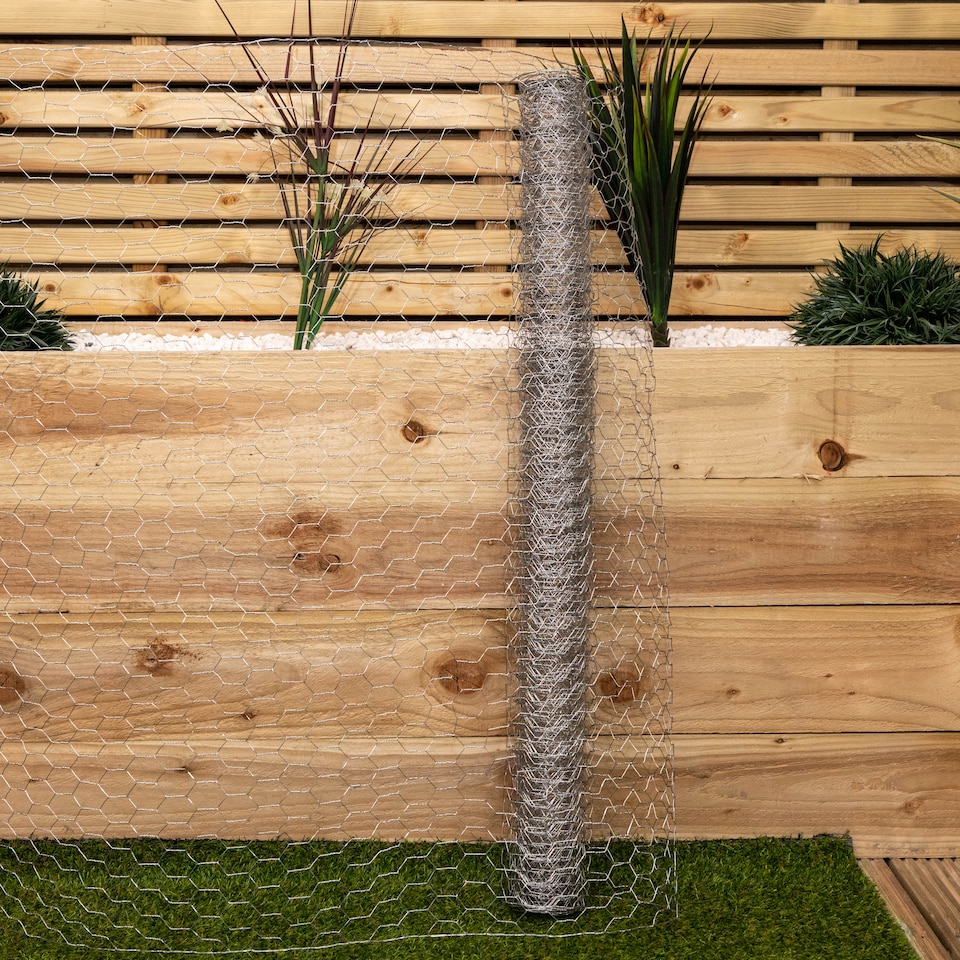 image 1 of 5m x 0.9m x 25mm Galvanised Chicken Wire Garden Netting / Fencing