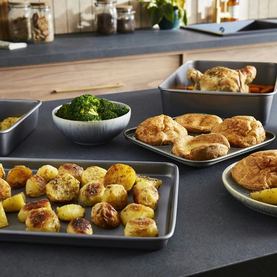 image 1 of Morphy Richards Yorkshire Pudding Tray, Oven Tray and Roasting Tin Set
