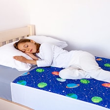 Lynmark® Toddler Potty Training Bed Pads with Tucks, Absorbs Up to 1200ml, 90x85cm (Tucks 85x45cm) Astronaut | Blue | Astronaut | 1