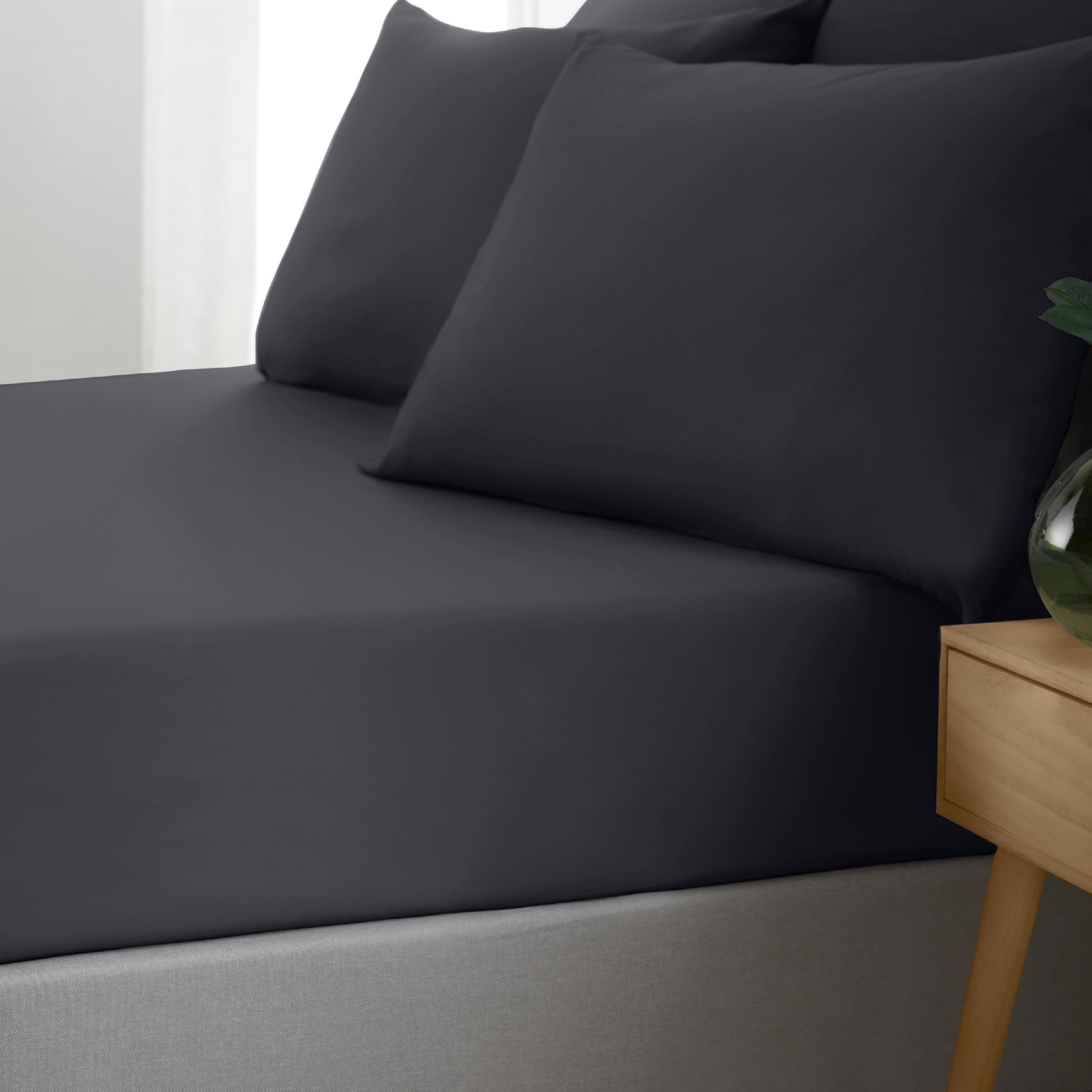 Catherine Lansfield So Soft Non Iron 100% Polyester 30cm Fitted Sheet in Black | Size: Super King Fitted