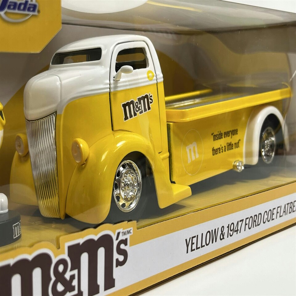 image 1 of M&Ms Yellow Figure and 1947 Ford Coe Flatbed 1:24 Scale Jada 253255066 33425