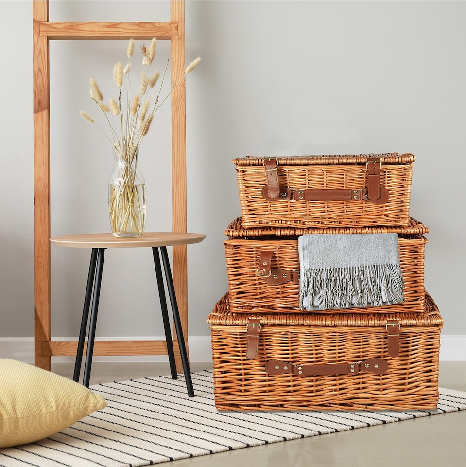 image 1 of Traditional Premium Wicker Gift Basket With Lid Empty Picnic Hamper WIth Handle Shop Retail Display Basket (Honey, Medium)