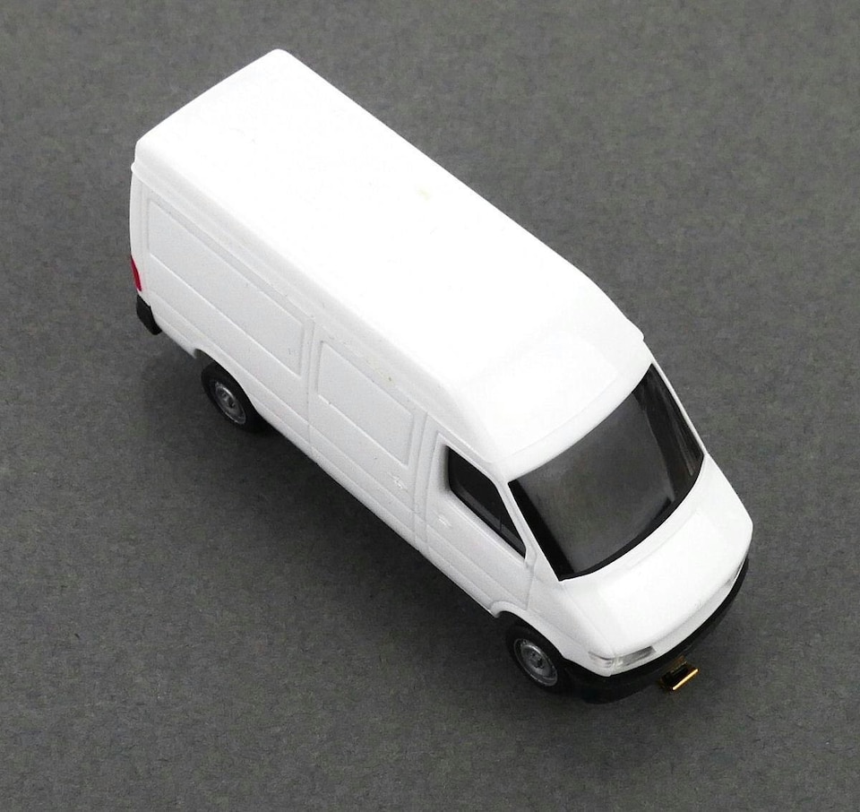 image 1 of Gaugemaster Highways White Van Man Car System Starter Set