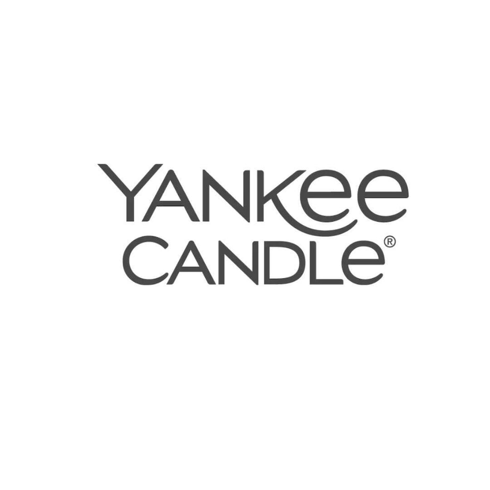 image 1 of Yankee Candle Signature Big Apple Christmas Large Jar Red 567g