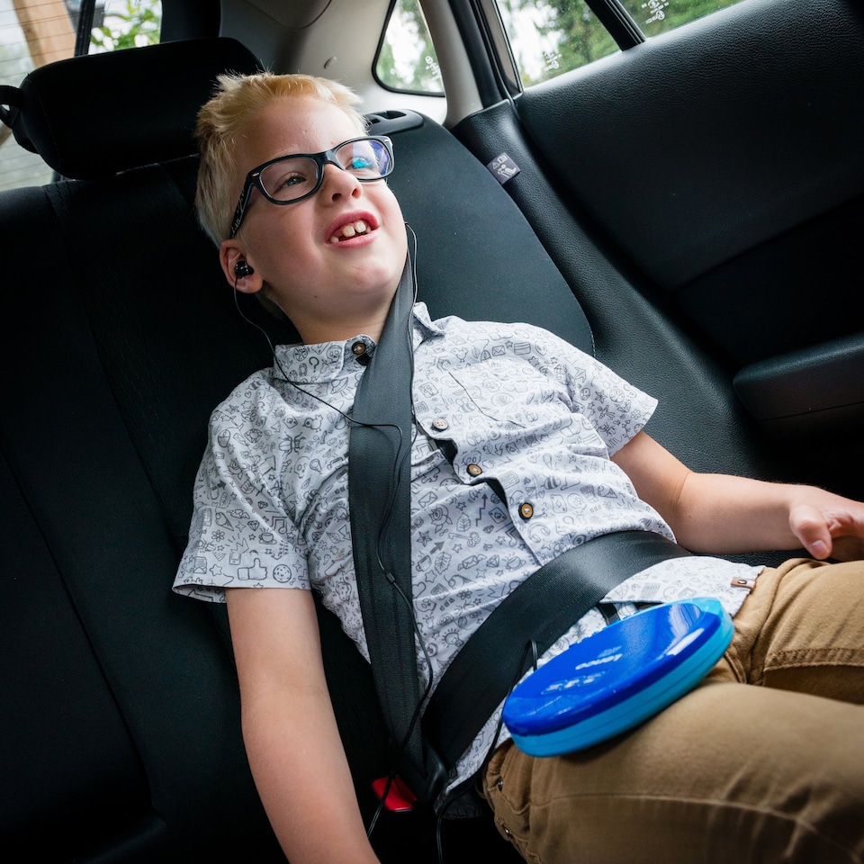 image 1 of LENCO CD-011BU - Portable CD player - Blue