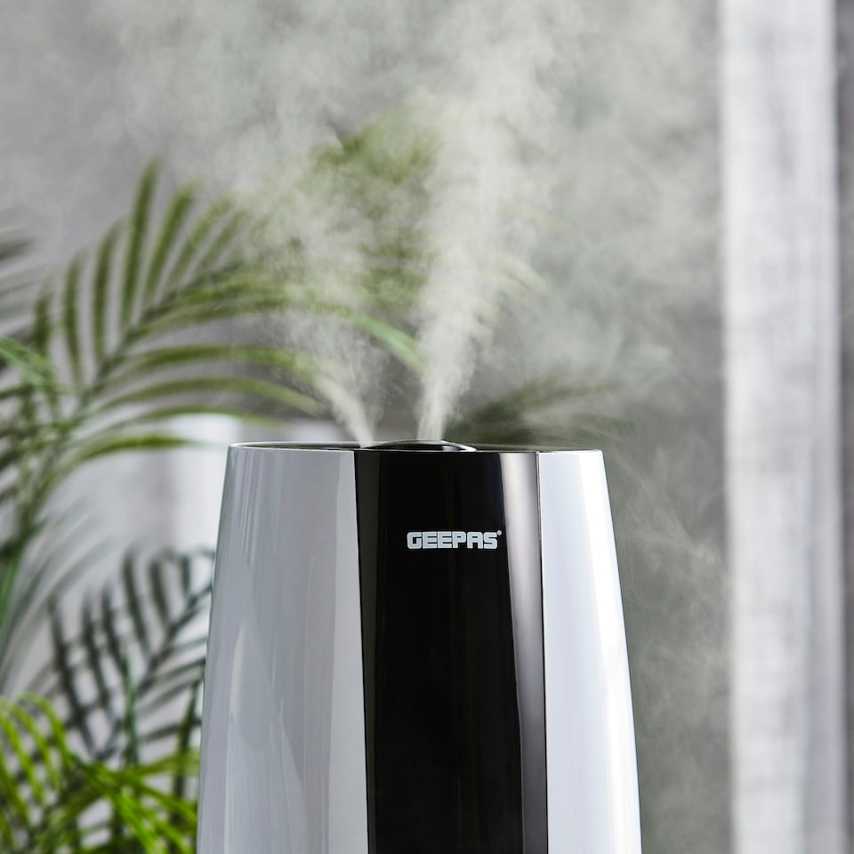 image 1 of GEEPAS Humidifier for Bedroom, 2.6L - White