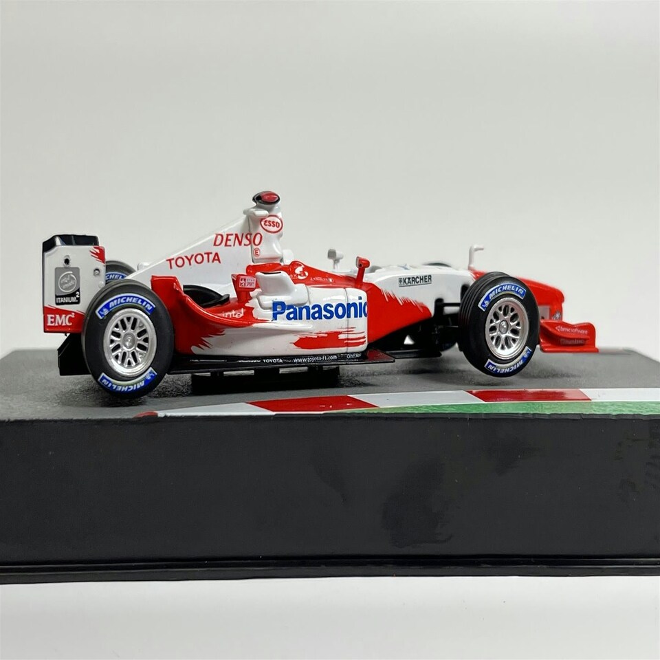 image 1 of Jarno Trulli Toyota TF104B 2004 F1 Collection 1:43 Scale