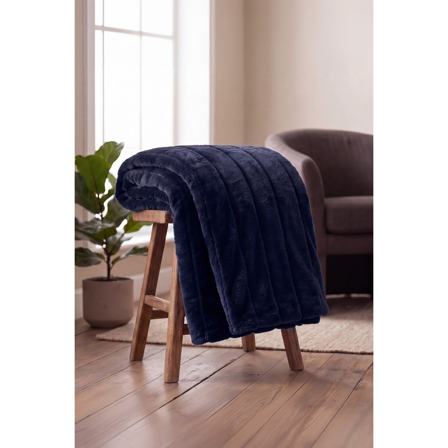 Hockley Midnight Faux Fur Throw