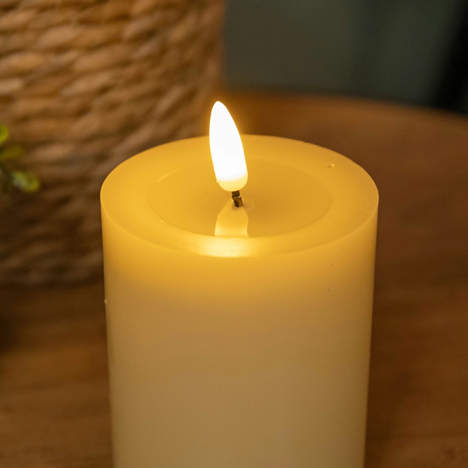 image 1 of 7.5cm x 10cm Cream Wax Melted Pool Effect Candle with Timer Function and Warm White LED