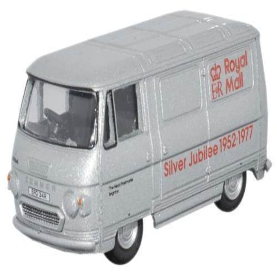 Oxford Diecast Commer PB Van Royal Mail Silver Jubilee