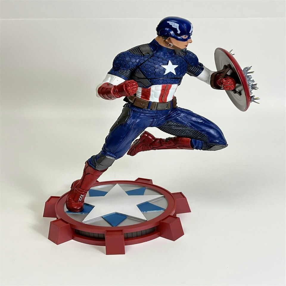 image 1 of Captain America 9 Inch Gallery Diorama Diamond Select AUG172640